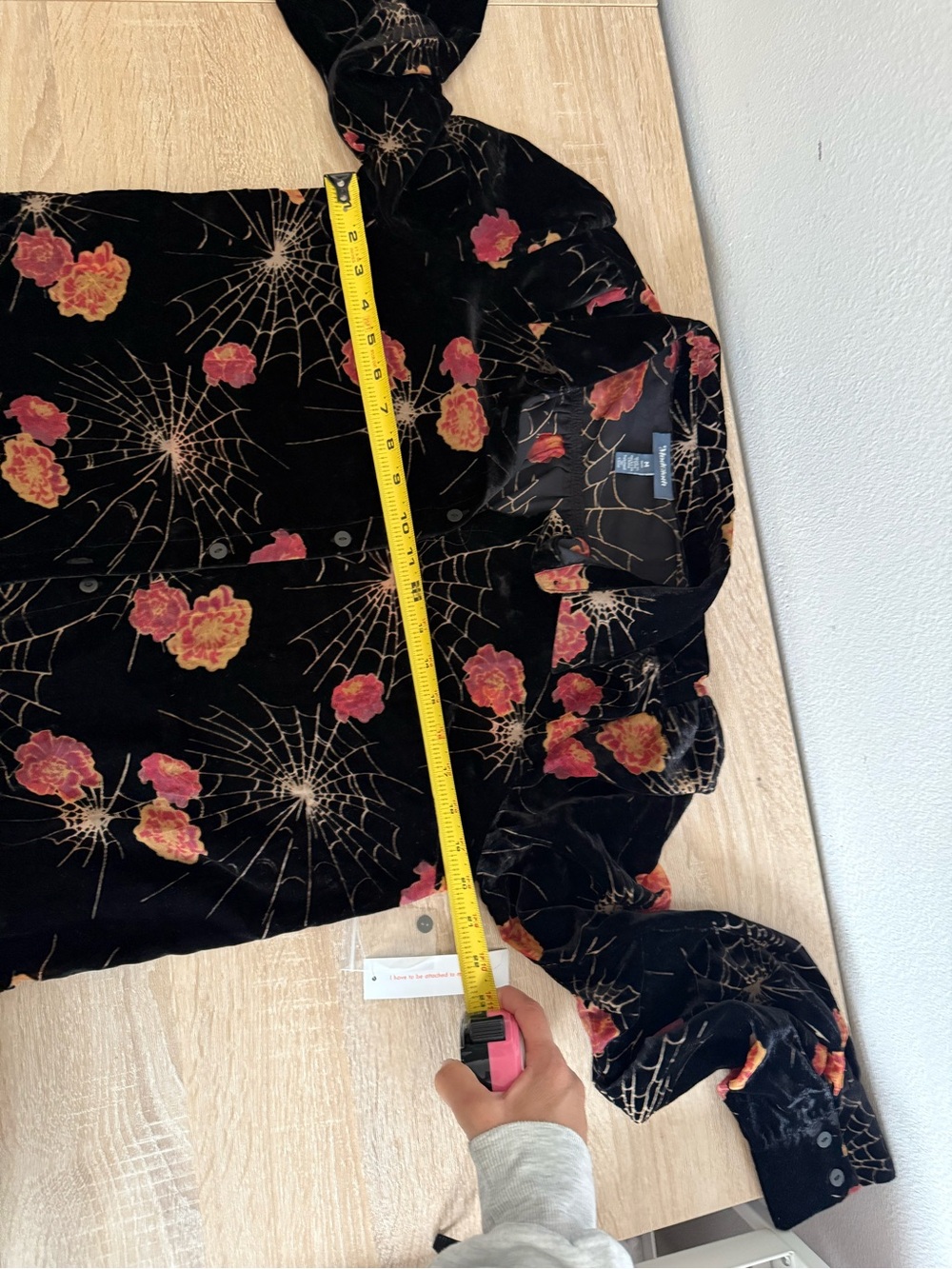 ModCloth Velvet Burnout Floral & Spiderweb Long Sleeve Button Down Sz M NWT - Picture 4 of 5